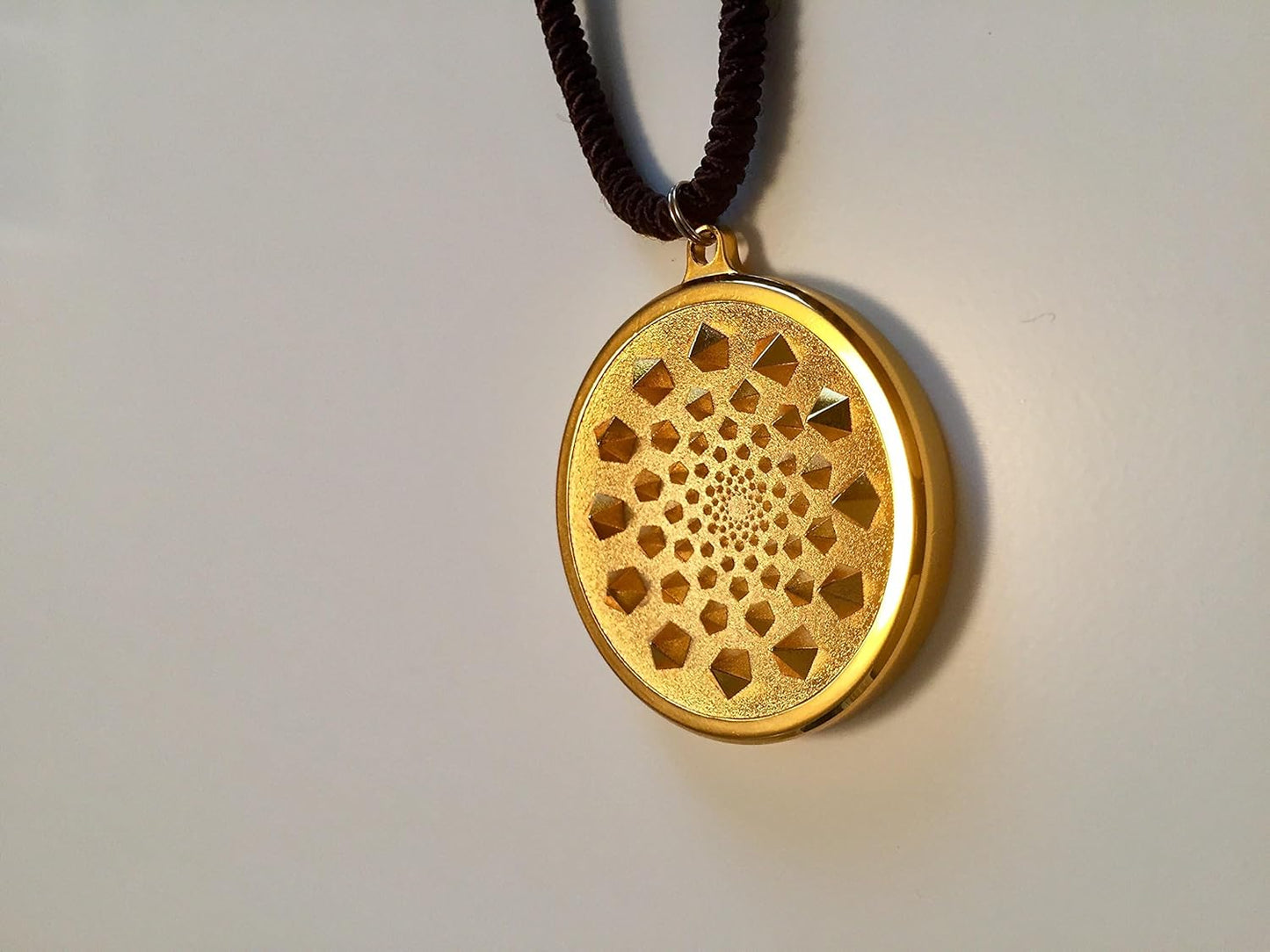 Sensor V Medallion